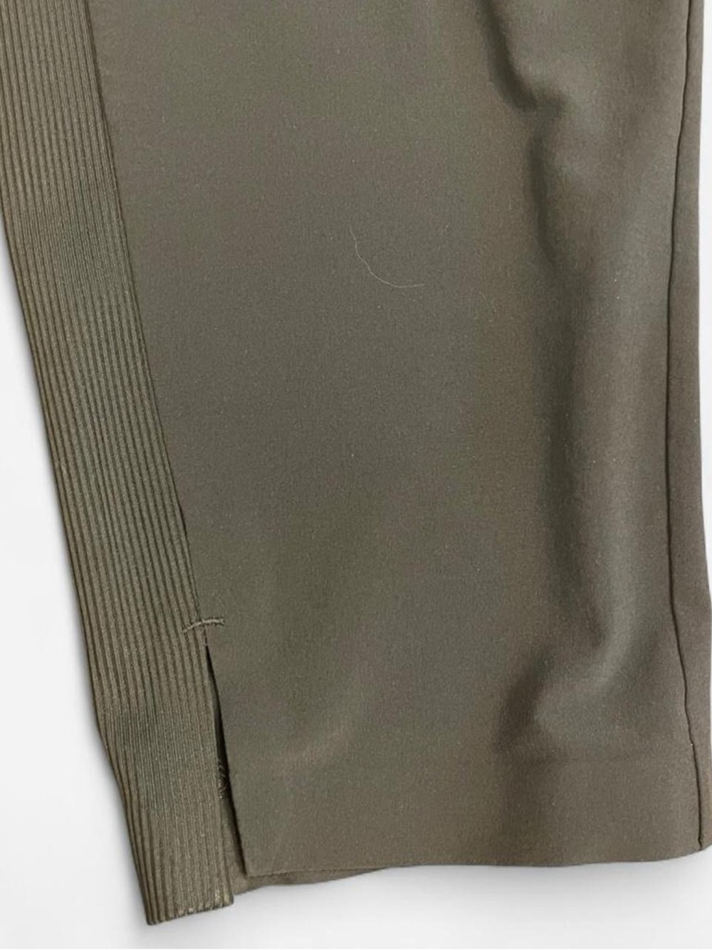 Athleta dark green joggers polyester/spandex with pockets Size 8 - Picture 3 of 7